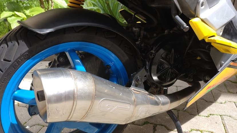 Vând/Schimb cu Auto Aprilia SR Factory 70cc