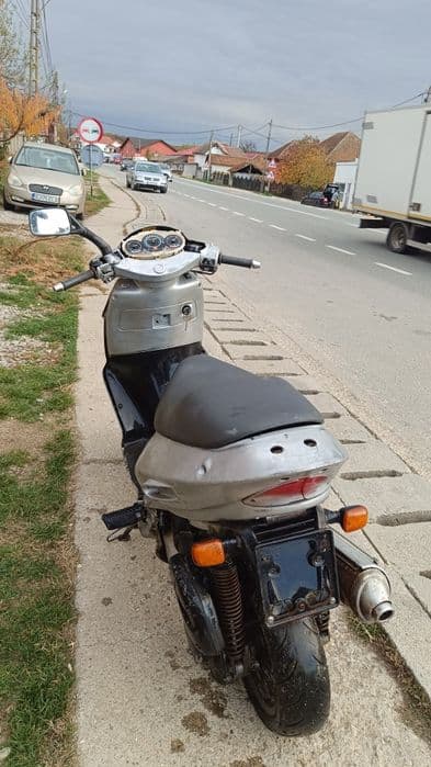 Moped și Aprilia Leonardo 150cc