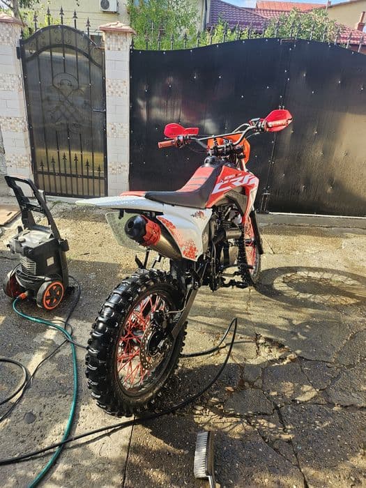 Vând cross honda crf 230f