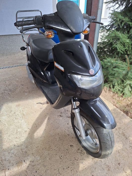 Vand Scutere diferite modele