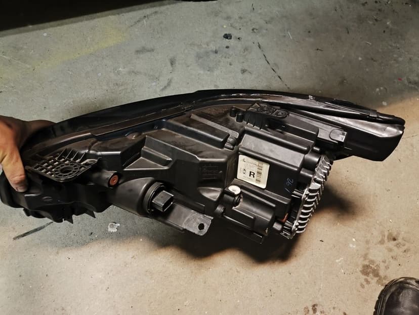 Jeep Cherokee KL Lift Reflektor prawy przedni