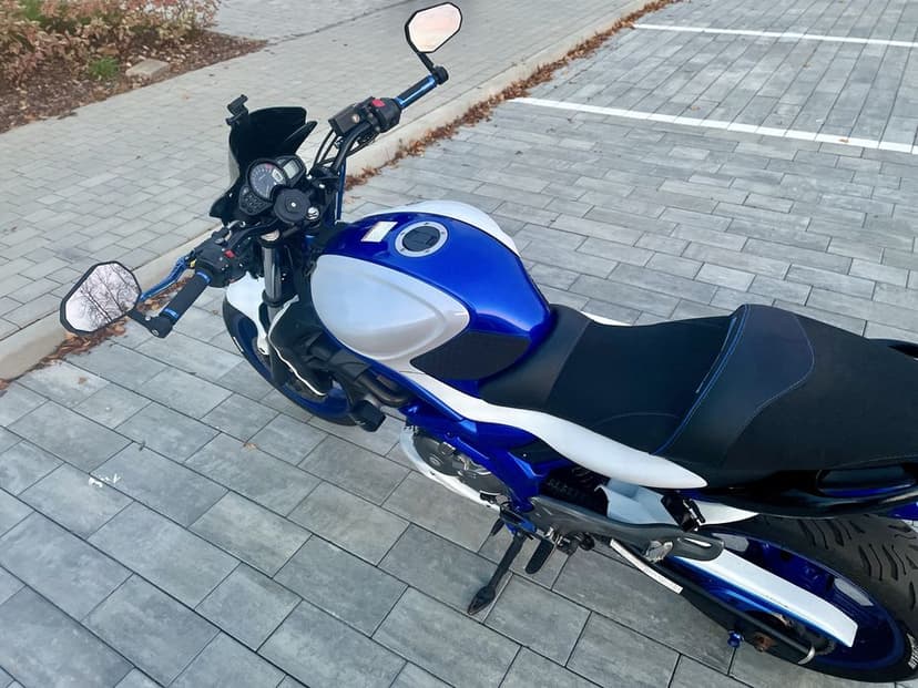 Suzuki sfv650 Gladius 650