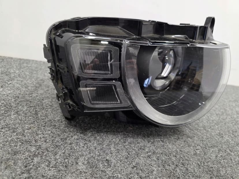 lampa przód prawa land rover defender ii l663 l8b2-13w029-ef europa
