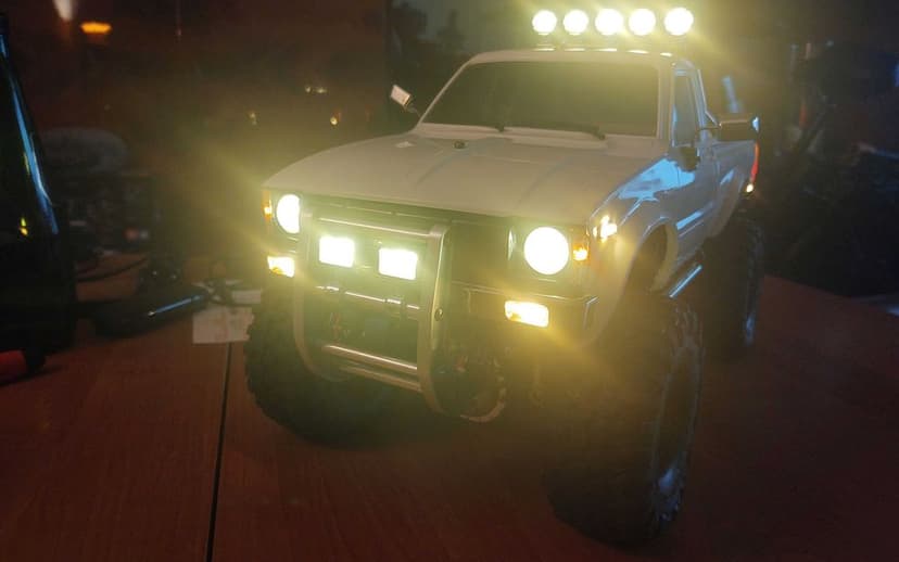 Toyota Hilux High-Lift 4x4 Kolejna Adaptacja cenionego modelu TAMIYA