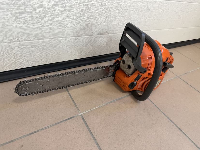 Pilarka Husqvarna 435 2,2 KM