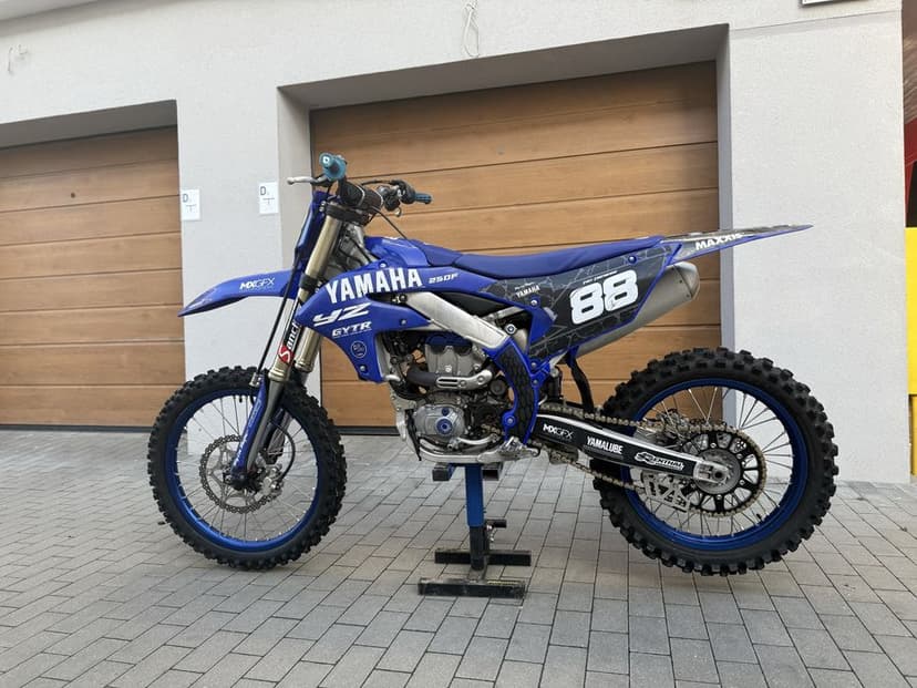 Yamaha YZ250F 2024 – stan idealny, kupiona nowa!
