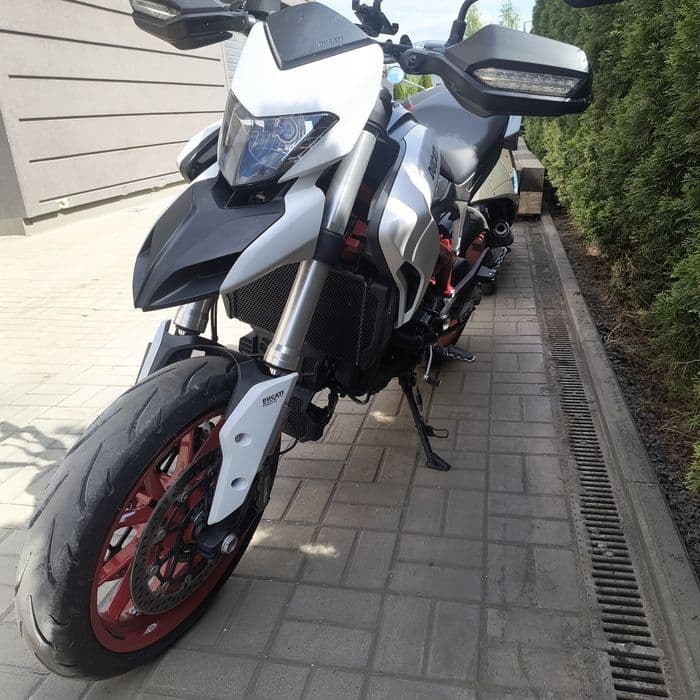 Ducati hipermotard 939