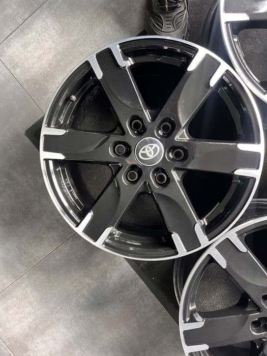 Felgi  18'' 6x139.7 L200 TOYOTA Land Cruiser 4 Runner HILUX RANGER