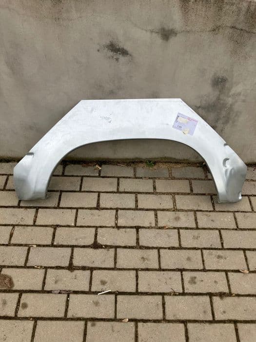 Hilux 88-98 - części, błotnik, progi...