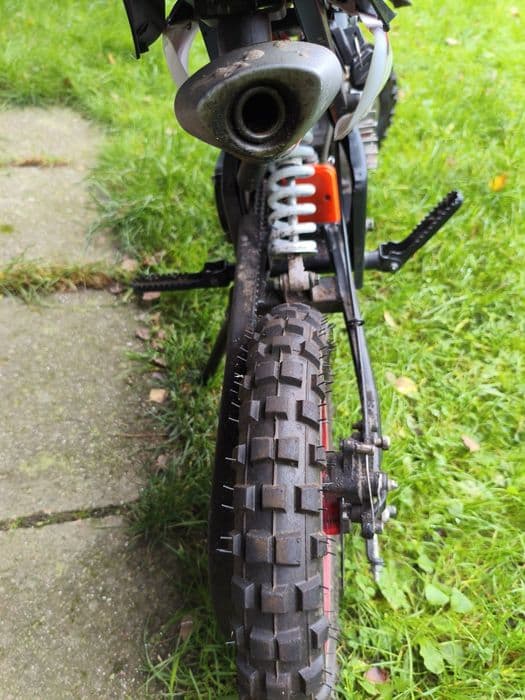 Sprzedam crossa 50 cm³ – sprawny, idealny dla początkujących!