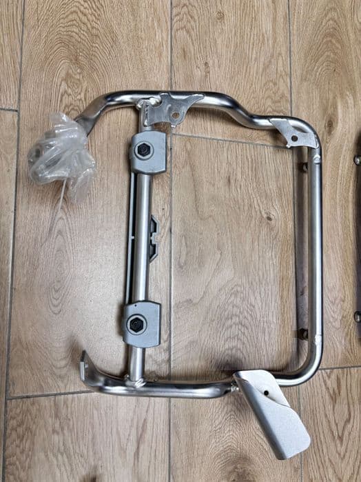 Oryginalny stelaż kufry boczna HONDA CRF 1100 Africa