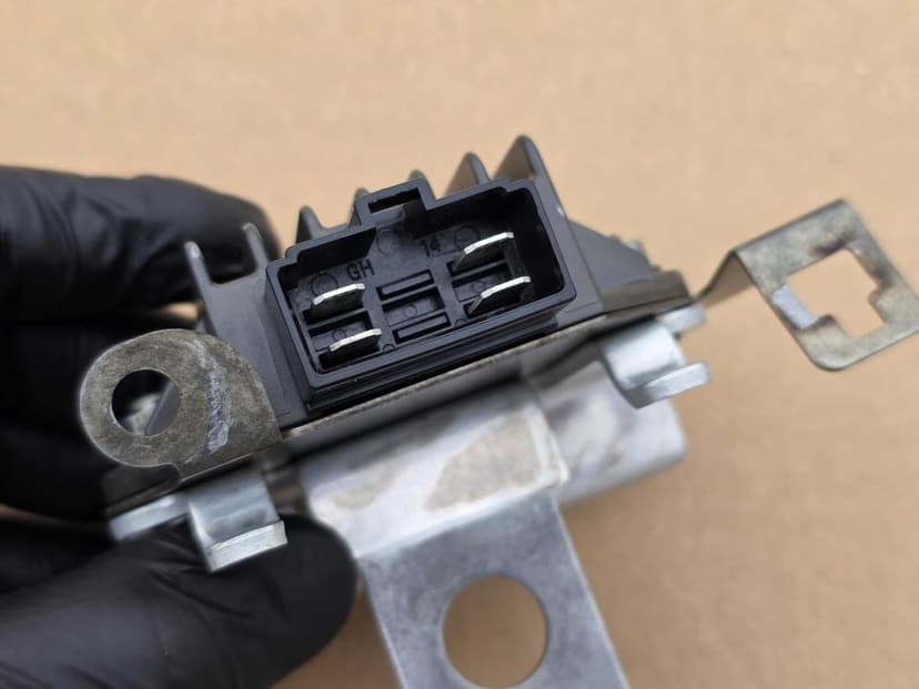 Regulator napięcia Honda CRF 250 r. 10-17 / CRF 450 r. 09-16 oryginał