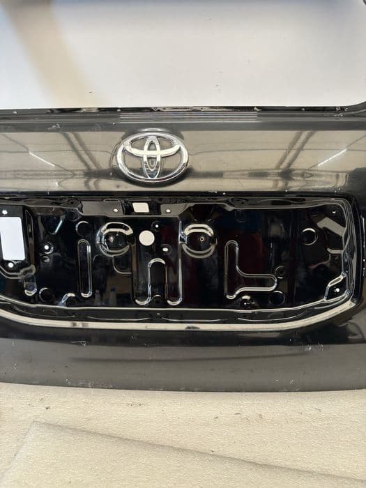 Toyota Land Cruiser 150 J150 klapa tył tylna bagażnika pokrywa