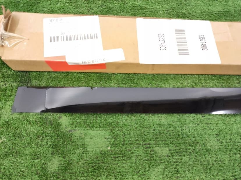 listwa drzwi tył land rover defender ii l663 90 110 130 lr130175 nowa oryg