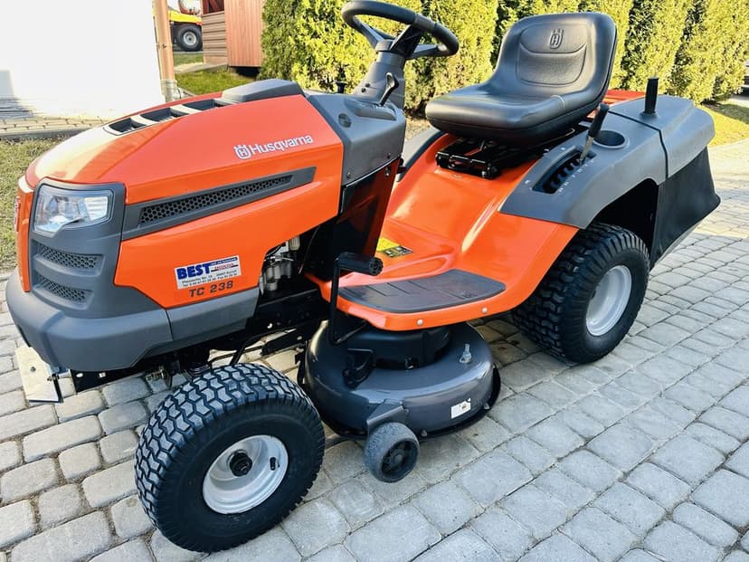 Traktorek Husqvarna TC 238 Briggs Stratton pompa oleju hydro Piękny