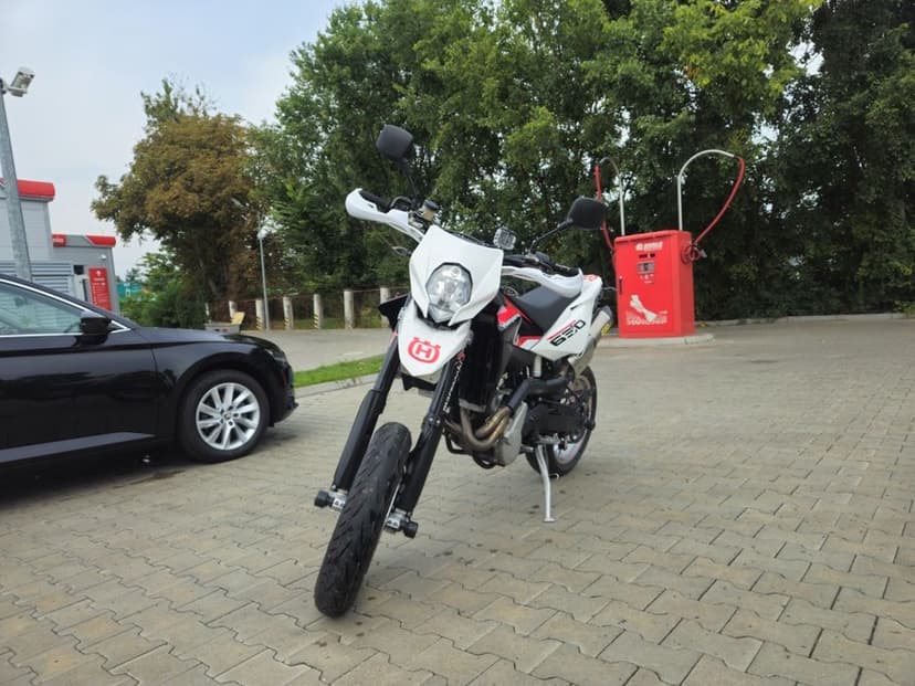 Husqvarna sms 630 supermoto