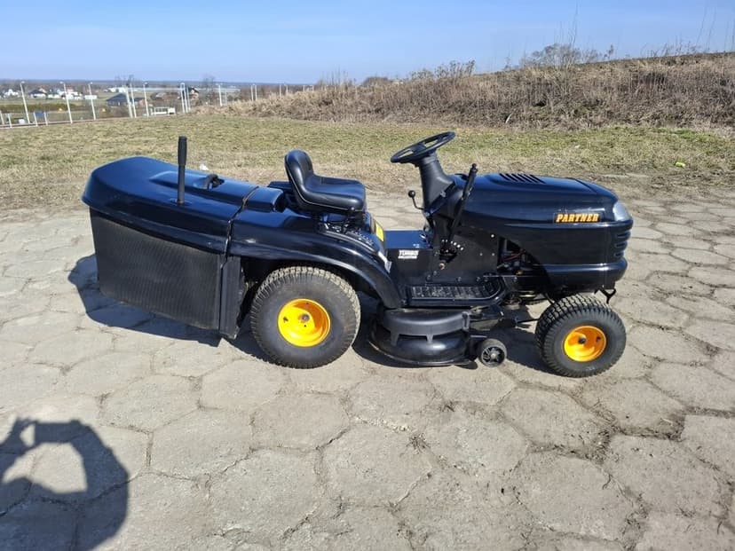 Traktorek kosiarka Partner Husqvarna  12.5 km briggs&stratton manual