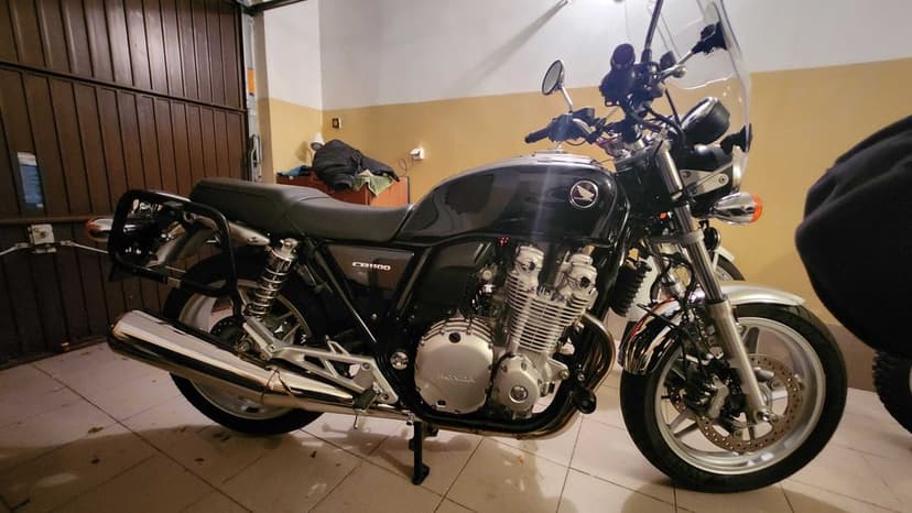 Honda CB1100 nowoczesny klasyk
