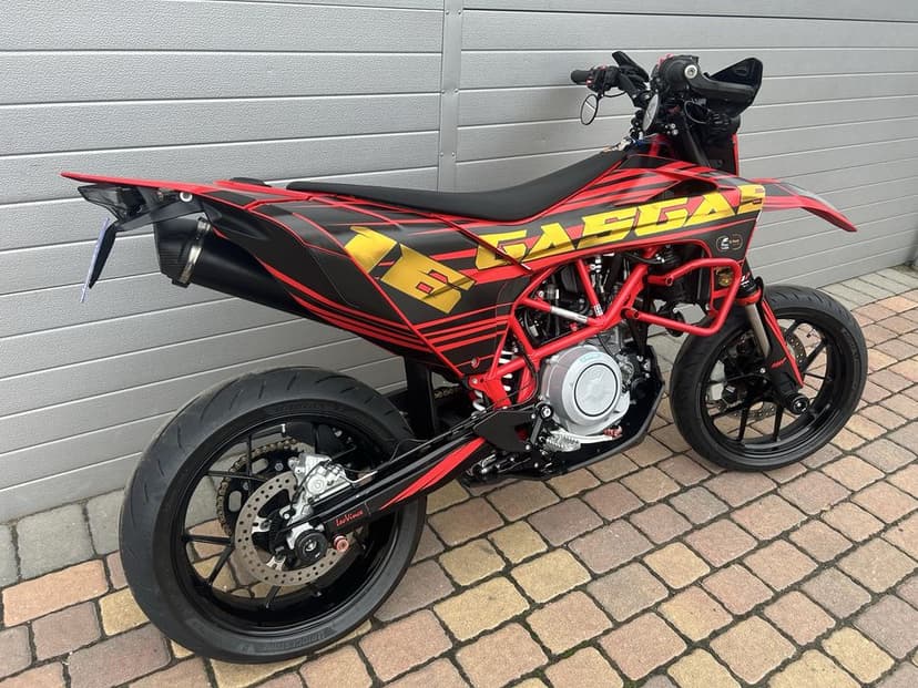 Gas Gas SM 700 KTM 2022r Leo vince! SMC 690 Supermoto (husqvarna 701)