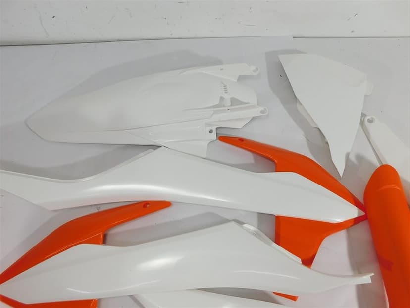 PLASTIKI OWIEWKI ZESTAW KTM SX SX-F XC XC-F XC-W 125/450 19-22 U-10 0023479.553