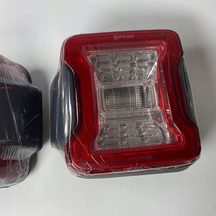 tylne światła lampy led jeep wrangler jl 2018+ clear 02/25