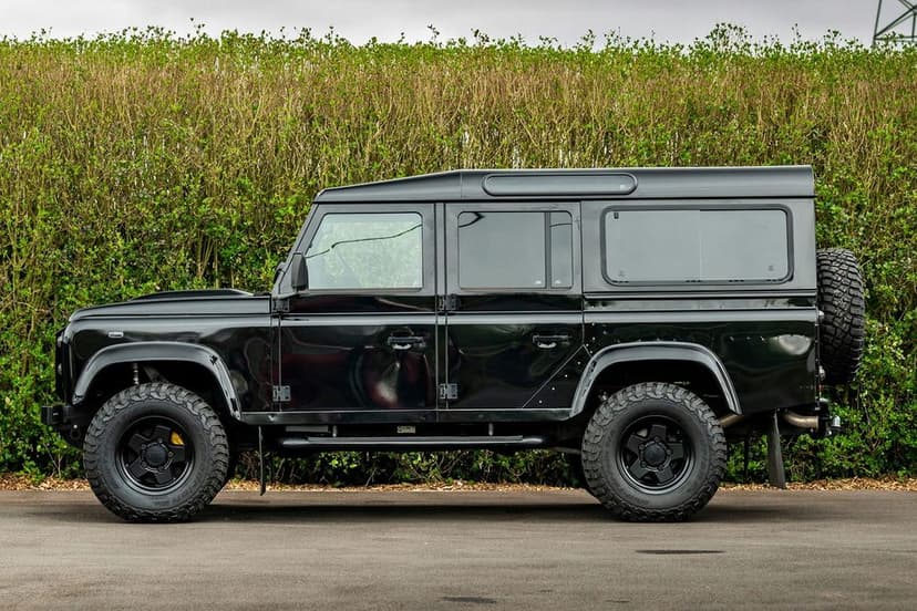 land rover defender 110 03-16 stopnie boczne czarne model styl svx + śruby