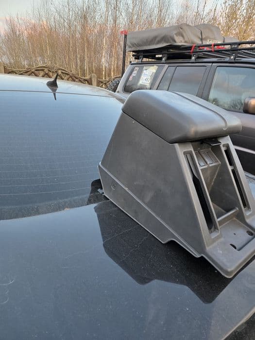 Nissan Patrol Y60  Podłokietnik