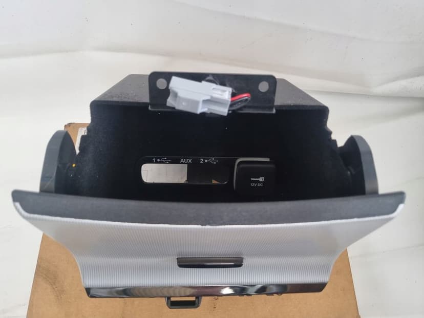 jeep grand cherokee wk2 schowek mopar