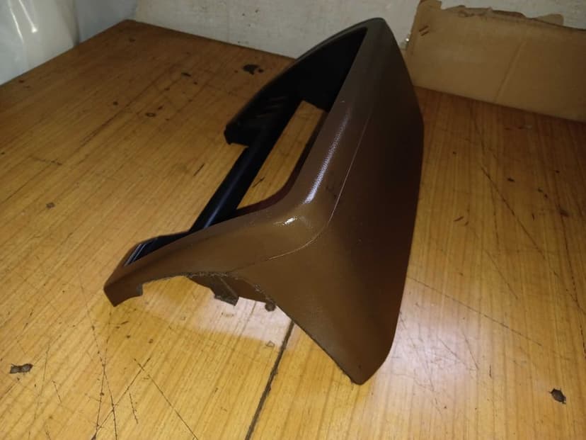 Nissan Patrol Y60 obudowa licznika szara lub brązowa