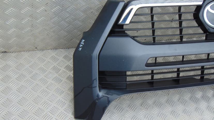 toyota hilux invincible atrapa grill !