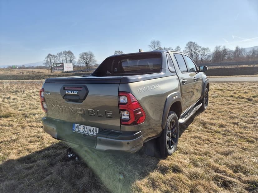 Toyota hilux invicible cesja leasing