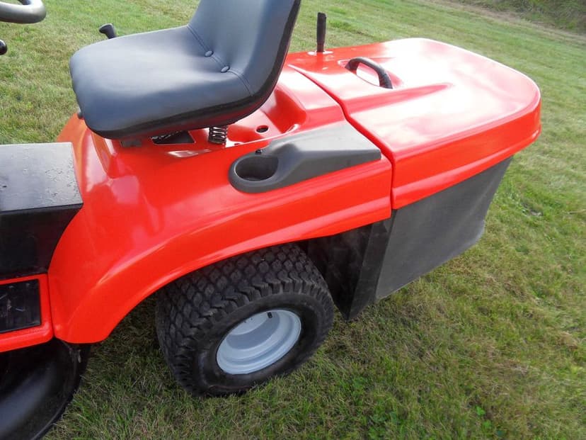 HUSQVARNA Traktor kosiarka 17,5 KM BRIGGS Manual pompa oleju ładny