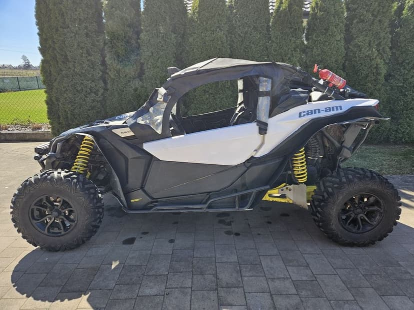 CanAm Maverick x3