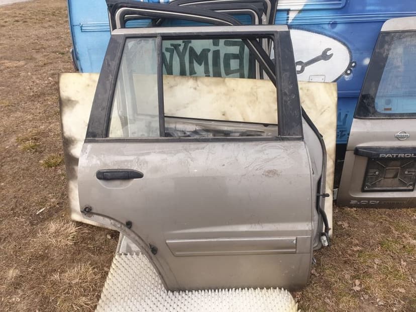 Części do Nissan Patrol Y61.  (Cena za wszystko z ogłoszenia )
