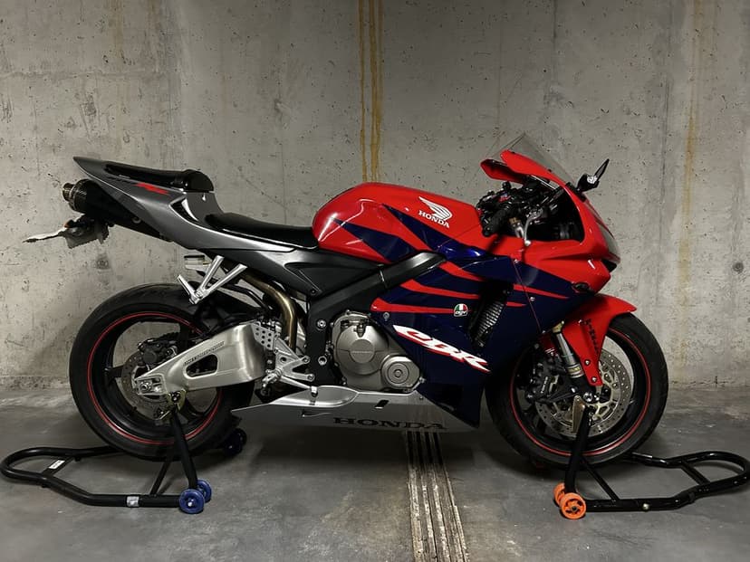 Honda CBR 600 RR PC37, Bezwypadkowy, MiVV, Nowy Napęd, Alarm, 34k km