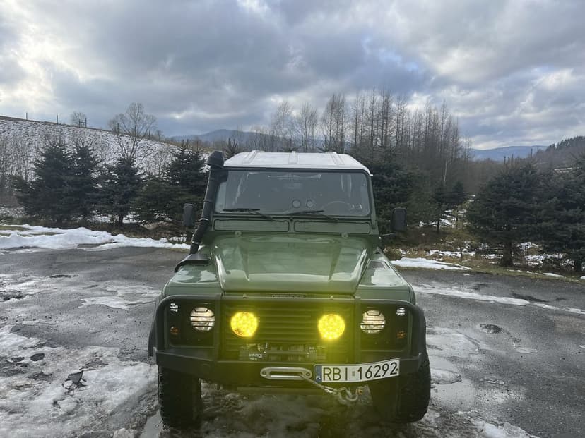 Land Rover Defender