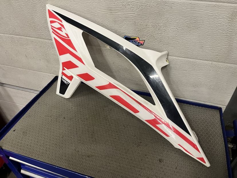 Lewy boczek owiewka beta rr 50 125