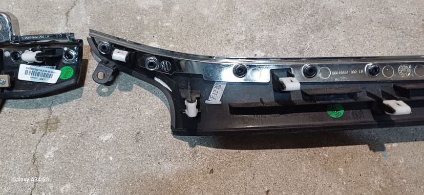 Dekor kratka nawiewu  jeep grand cherokee wk2  15r