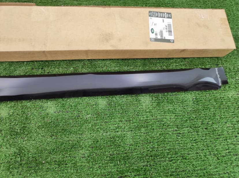 listwa drzwi tył land rover defender ii l663 90 110 130 lr130175 nowa oryg
