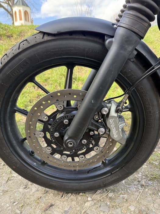 Triumph Street Twin 900