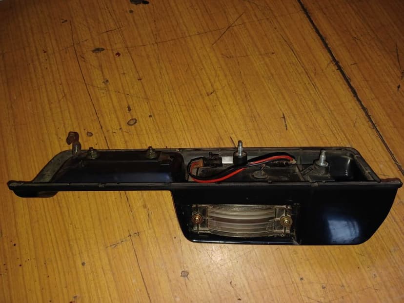 Nissan Patrol Y60 blenda tylna lampa