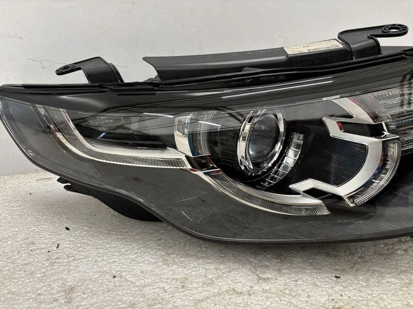 Land Rover Discovery Sport lampa prawy przód prawa przednia xenon reflektor