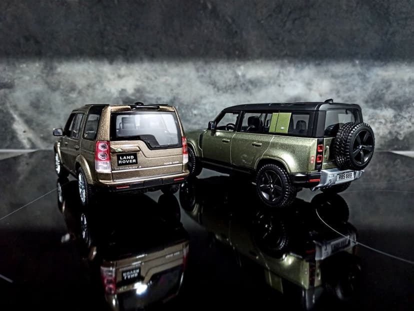 1:24 Land Rover Defender i Discovery