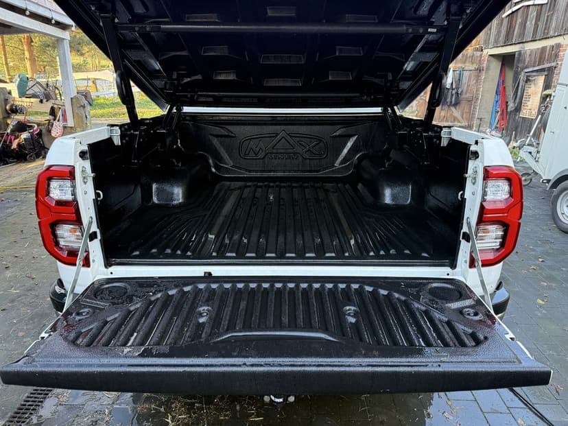 CESJA Pickup Toyota Hilux 2022 GWARANCJA