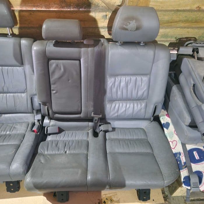 Fotele kanapa 3 rząd Toyota land cruiser j100 100