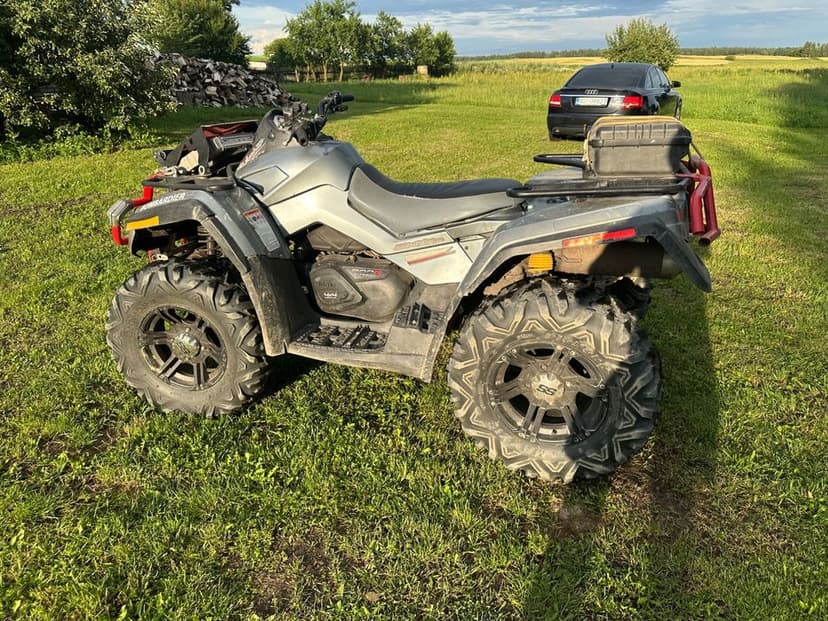 CAN AM outlander 800r