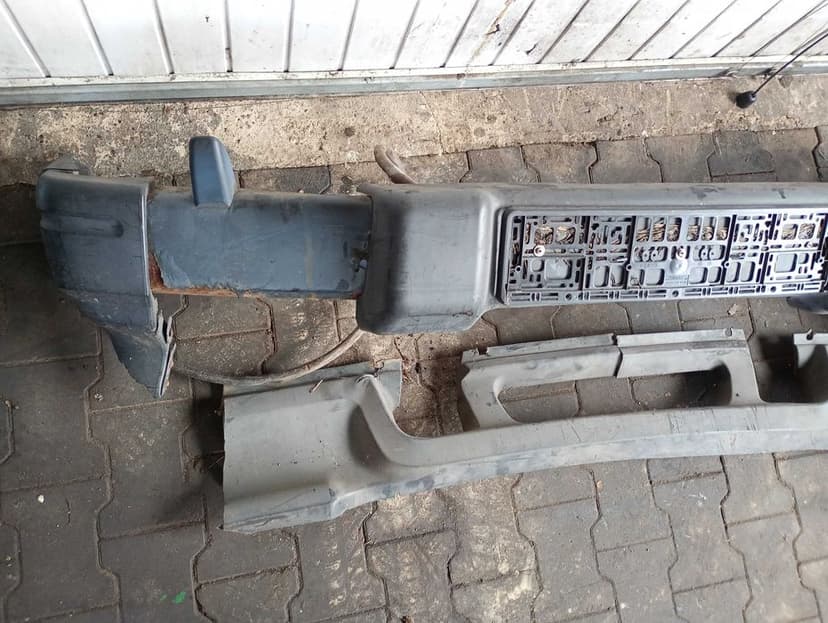 Zderzak przód przedni Land Rover 1 Discovery 89-98r. spryskiwacze 300