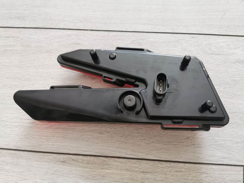 Can am Maverick x3 Lampa tył prawa stopu tylna