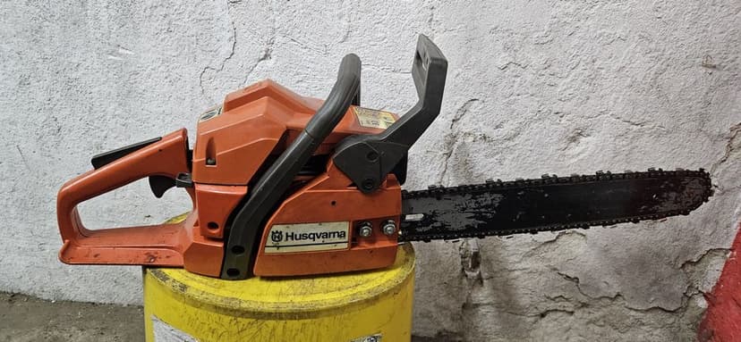 Husqvarna 141 piła spalinowa łańcuchowa pilarka