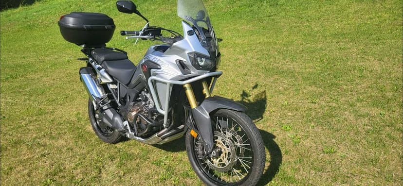 Honda CRF  AFIKA Motokykl turystyczny. Motor